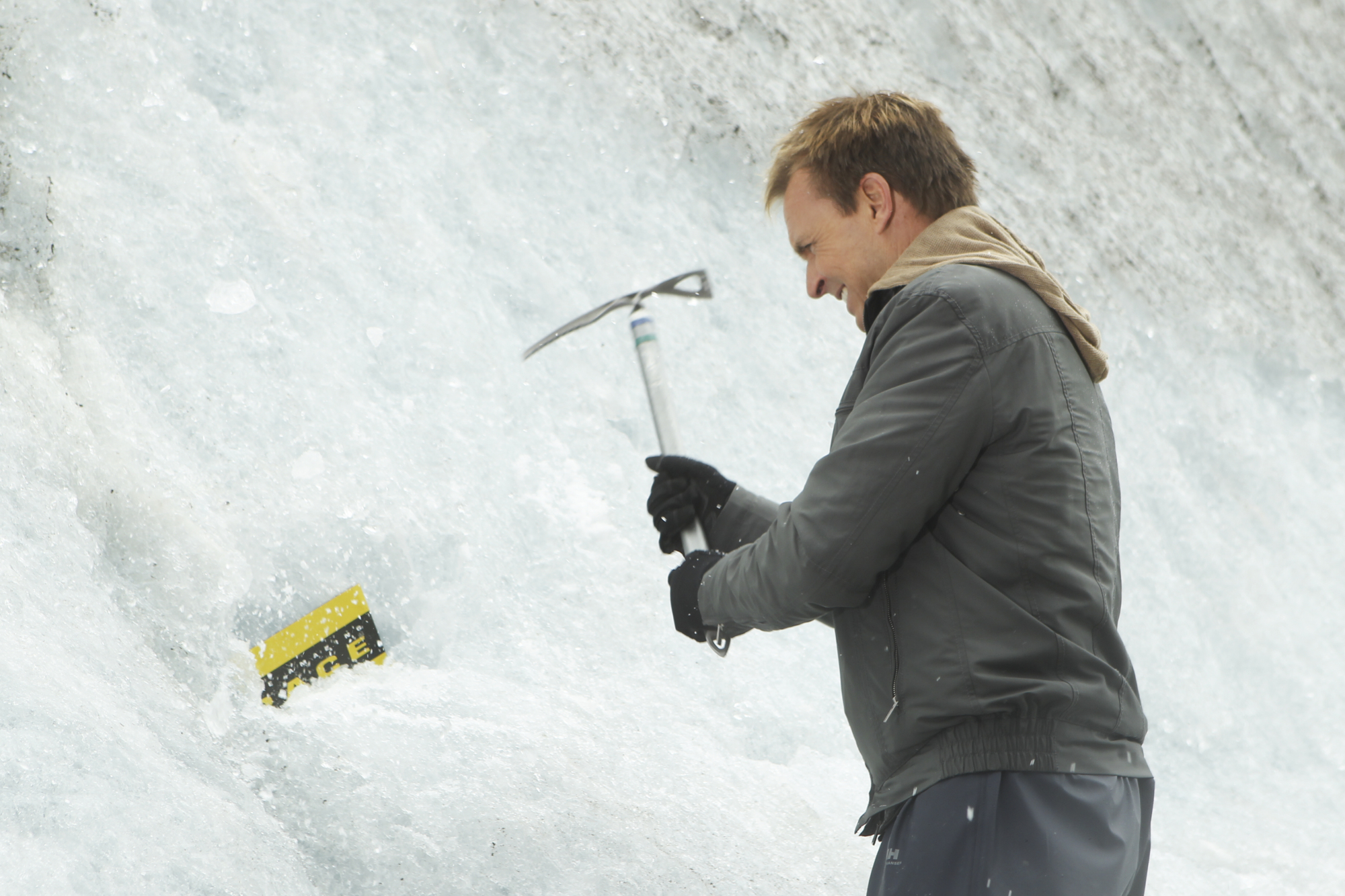 Phil in Alaska in the Season 23 Finale