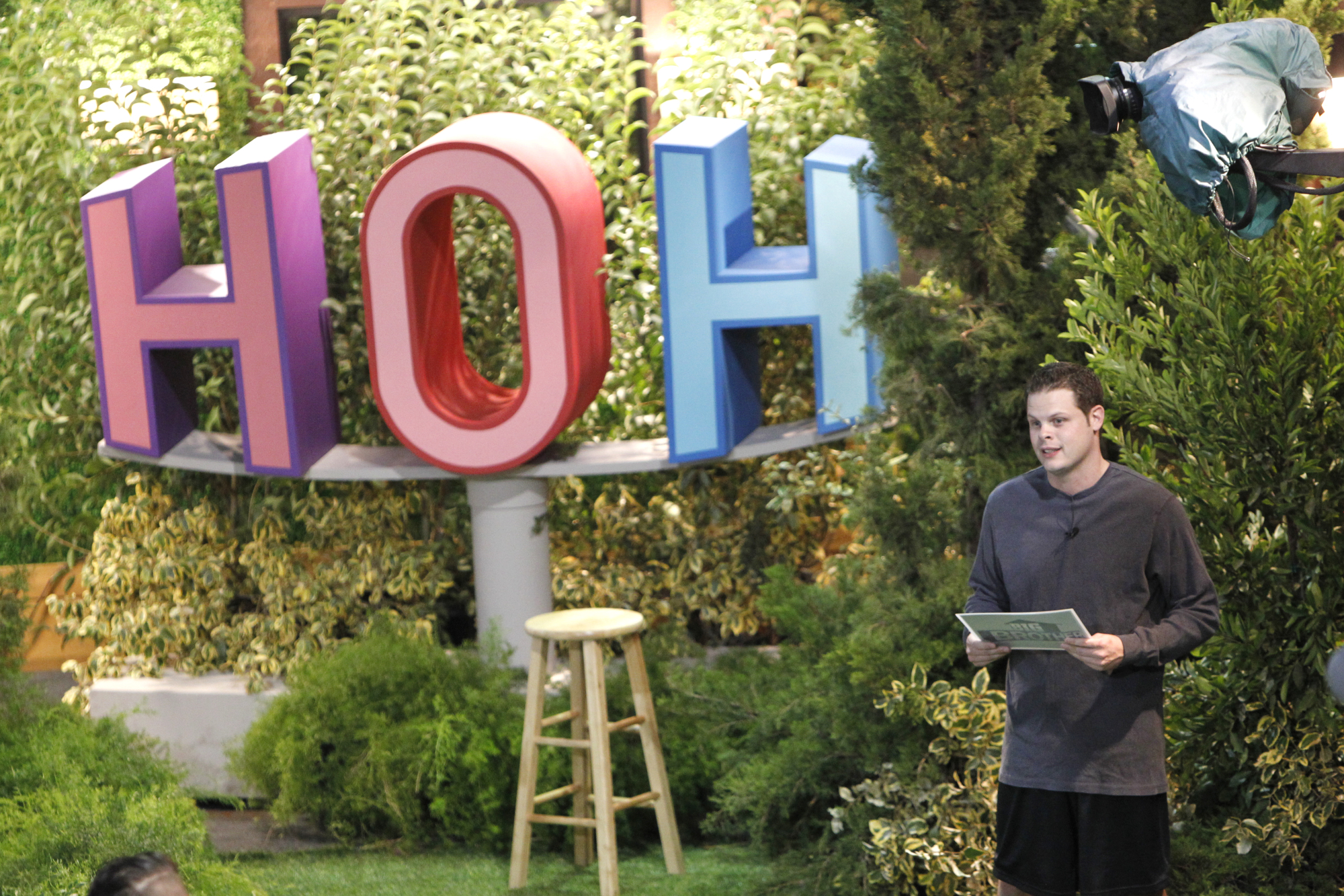 Derrick explains the first part of the final HoH competition