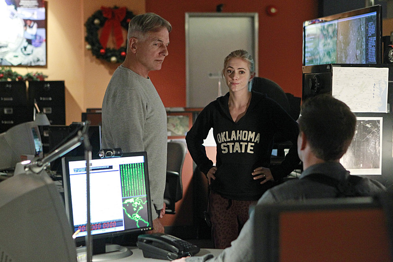 Download 7 Moments From The Ncis Christmas Episode S12 E10 Ncis Photos Cbs Com SVG Cut Files