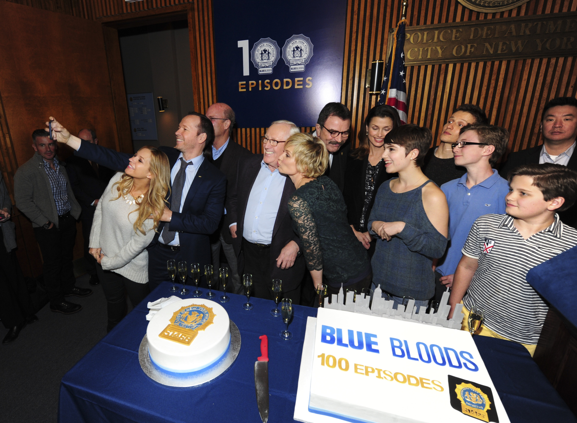 11 Amazing Moments Celebrating the 100th Episode of Blue 
