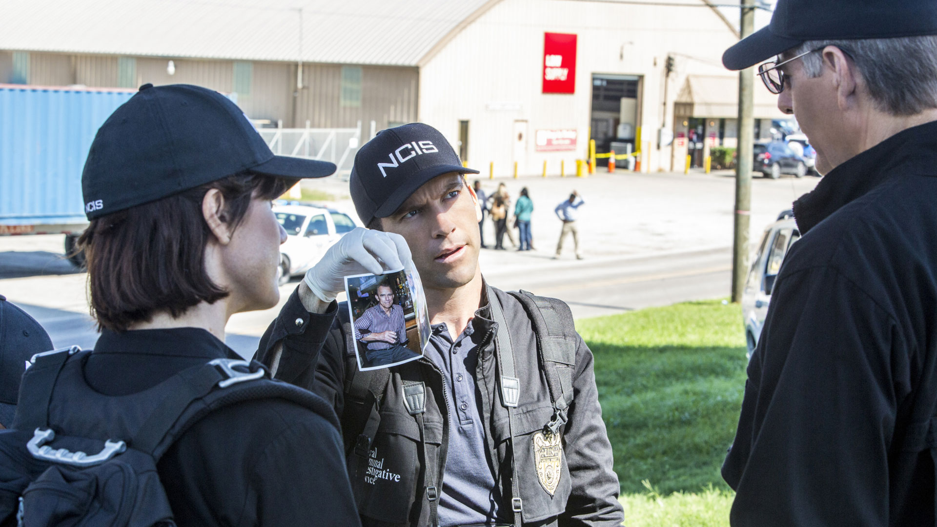 Zoe McLellan as Meredith Brody, Lucas Black as Christopher LaSalle, and Scott Bakula as Dwayne Pride