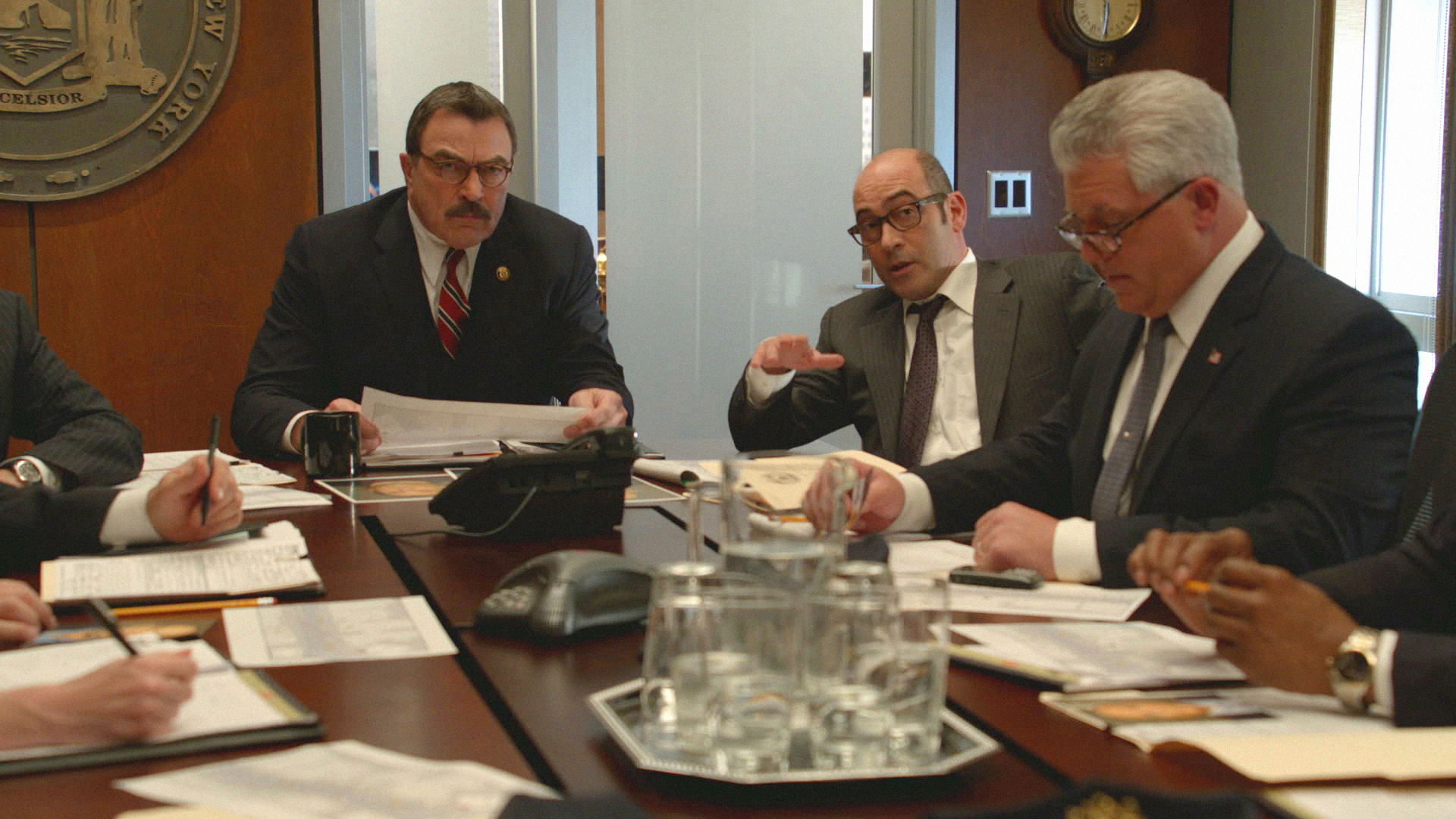 Frank Meets with the Organized Crime Control Bureau Chief