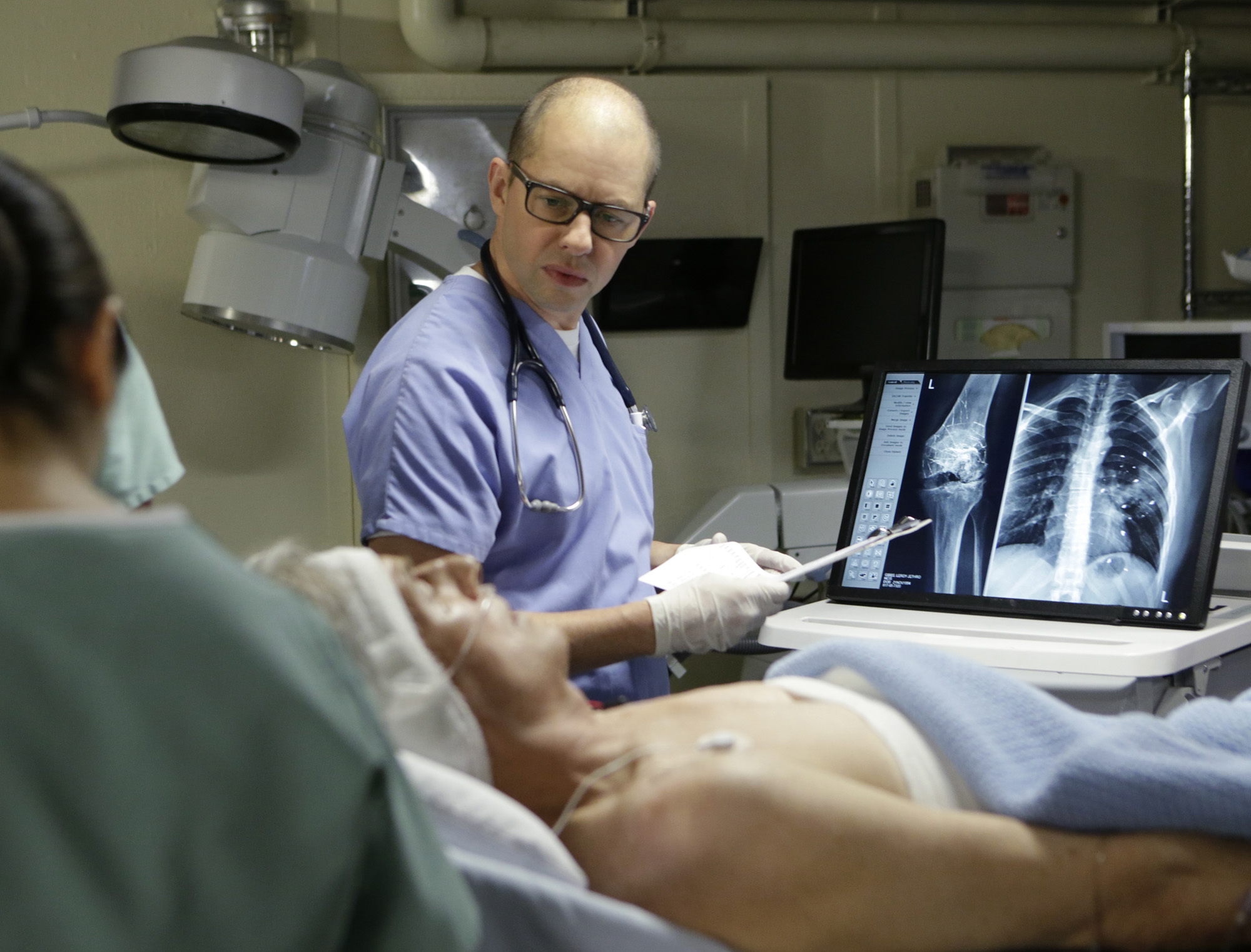 Jon Cryer as Gibbs' surgeon, Dr. Cyril Taft.
