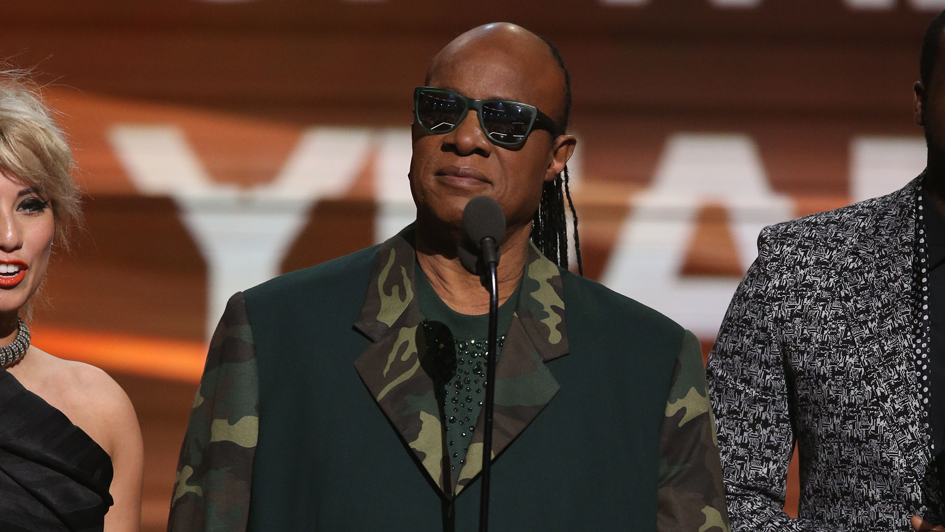 The time Stevie Wonder read the Song Of The Year winner in braille