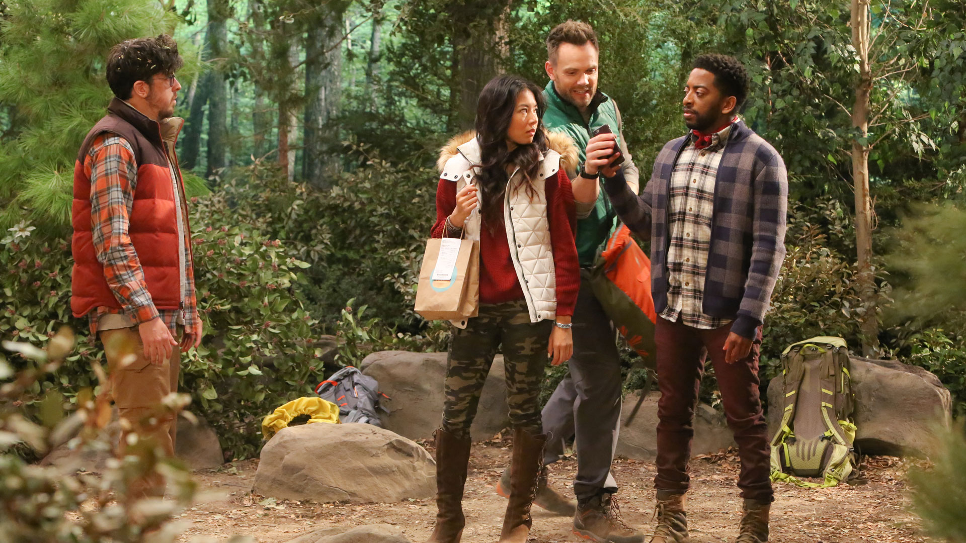 Jack confiscates all smartphones from Clark, Emma, and Mason.