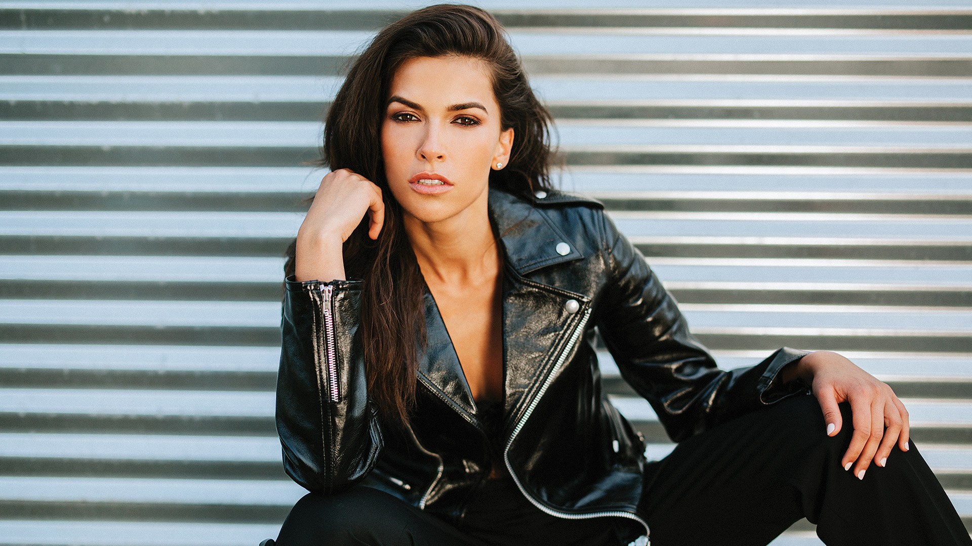 What Sofia Pernas Of Blood & Treasure Finds Irresistible