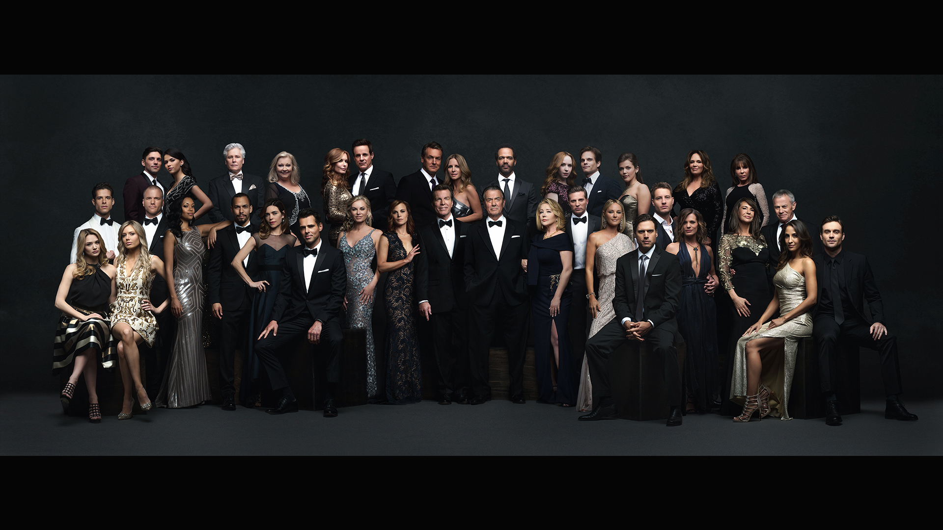 Video - The Young and the Restless - Cast Photo Behind the 