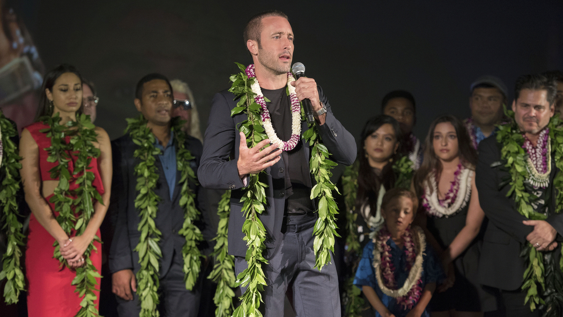 Alex O'Loughlin thanks the Five-0 fans.