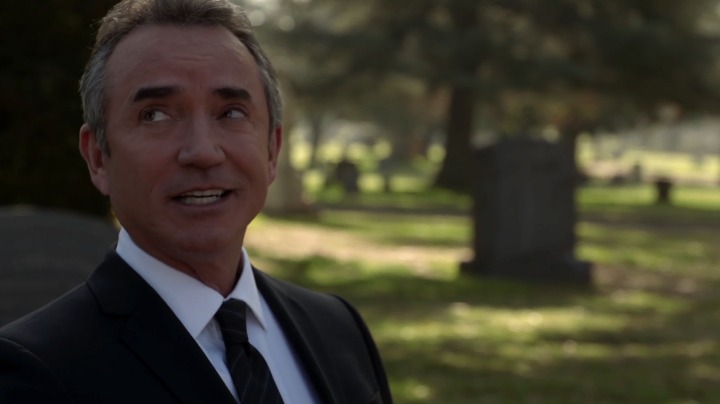 The cemetery that opened the episode is home to many green parrots, which are thought to be from a Pasadena nursery that burned down in 1969.