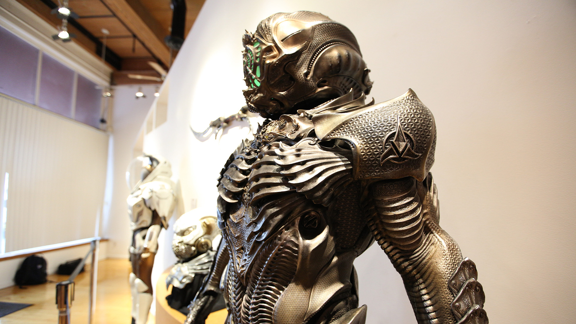 Star Trek: Discovery shows off costumes and props at Comic-Con 2017!