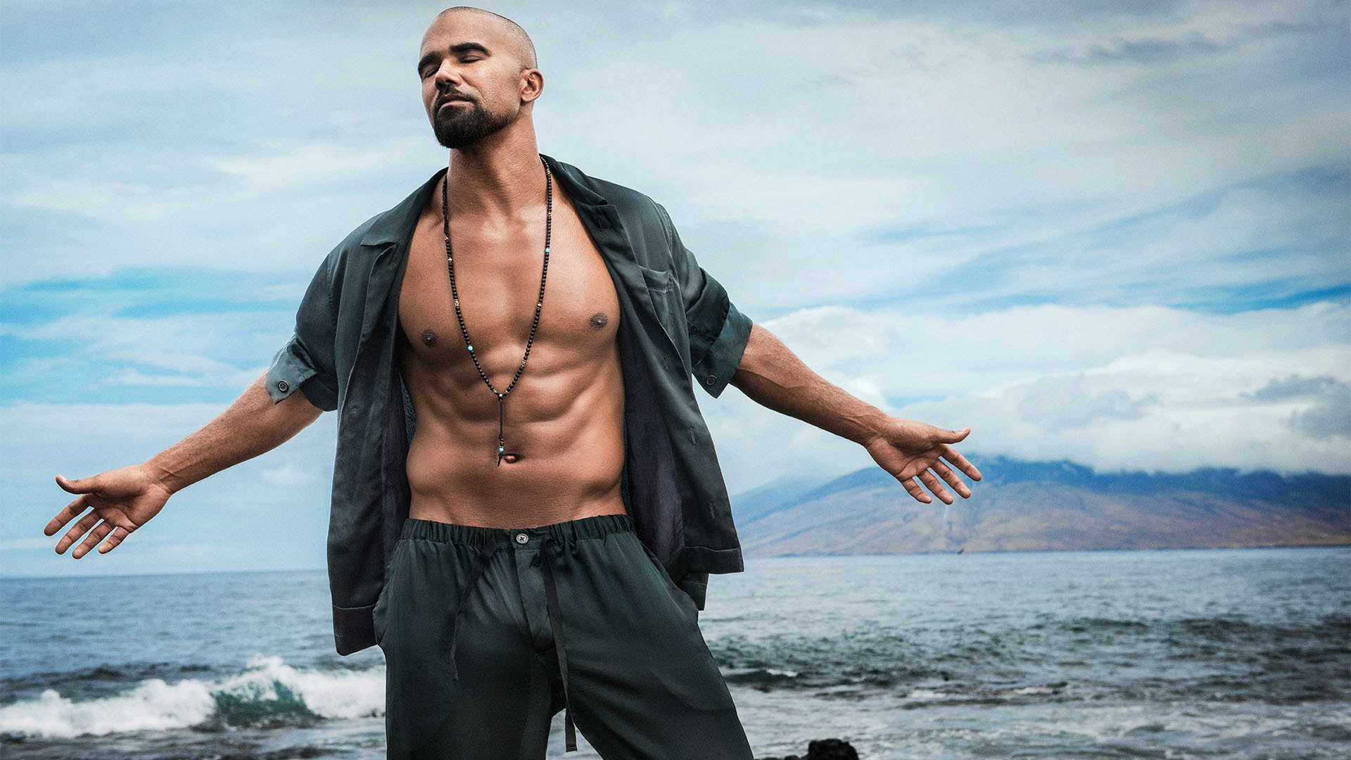 First Look Exclusive Photos Of Sexy S W A T Star Shemar