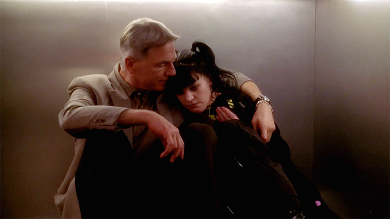 Gibbs hugs Abby in "Bloodbath" (Episode 21, Season 3)