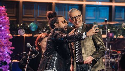 Totally Unauthorized Look Behind The Scenes (Guest Host Addition!) 