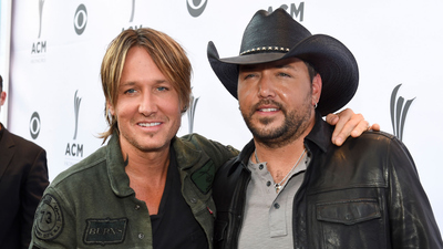 Country Superstars Waltz Down The ACM Honors 2016 Red Carpet